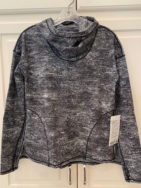 Lululemon- Forever Endeavour Long Sleeve